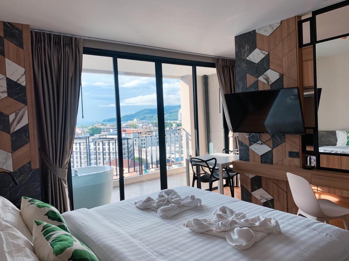 Готель Sky Wave Patong Екстер'єр фото