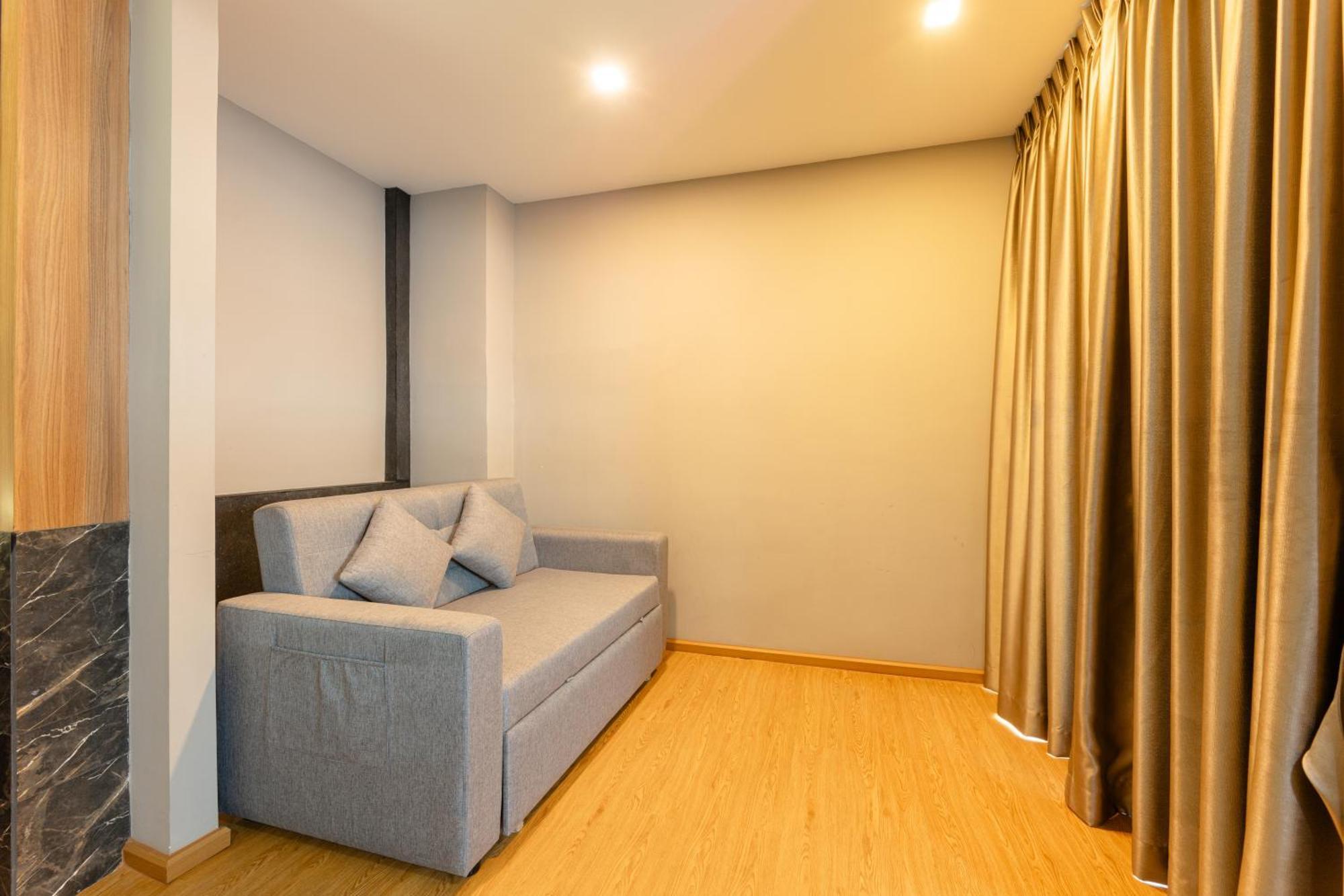 Готель Sky Wave Patong Екстер'єр фото
