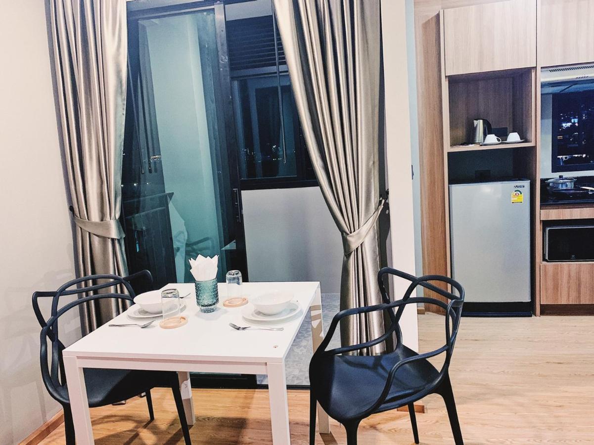 Готель Sky Wave Patong Екстер'єр фото